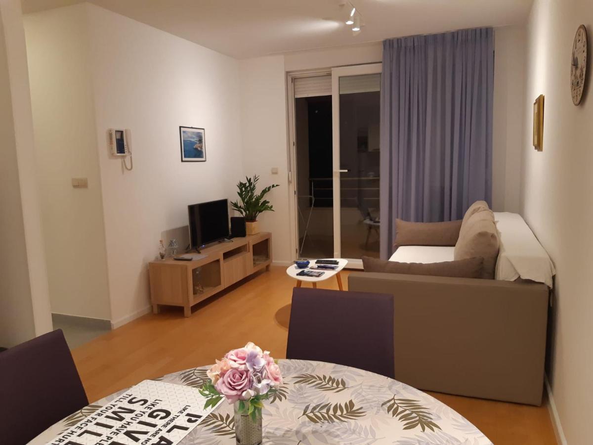 Mariloo Appartement Split Buitenkant foto